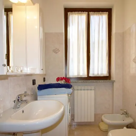Appartamento Sleeps 5 Luino