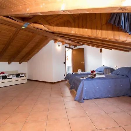 Sleeps 5 Luino
