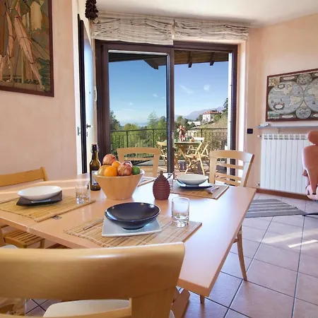 Sleeps 5 *